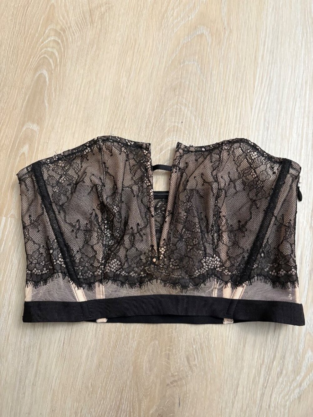 Victoria's Secret Lace Plunge V Cutout Corset Bustier Top Unlined Very Sexy Bra